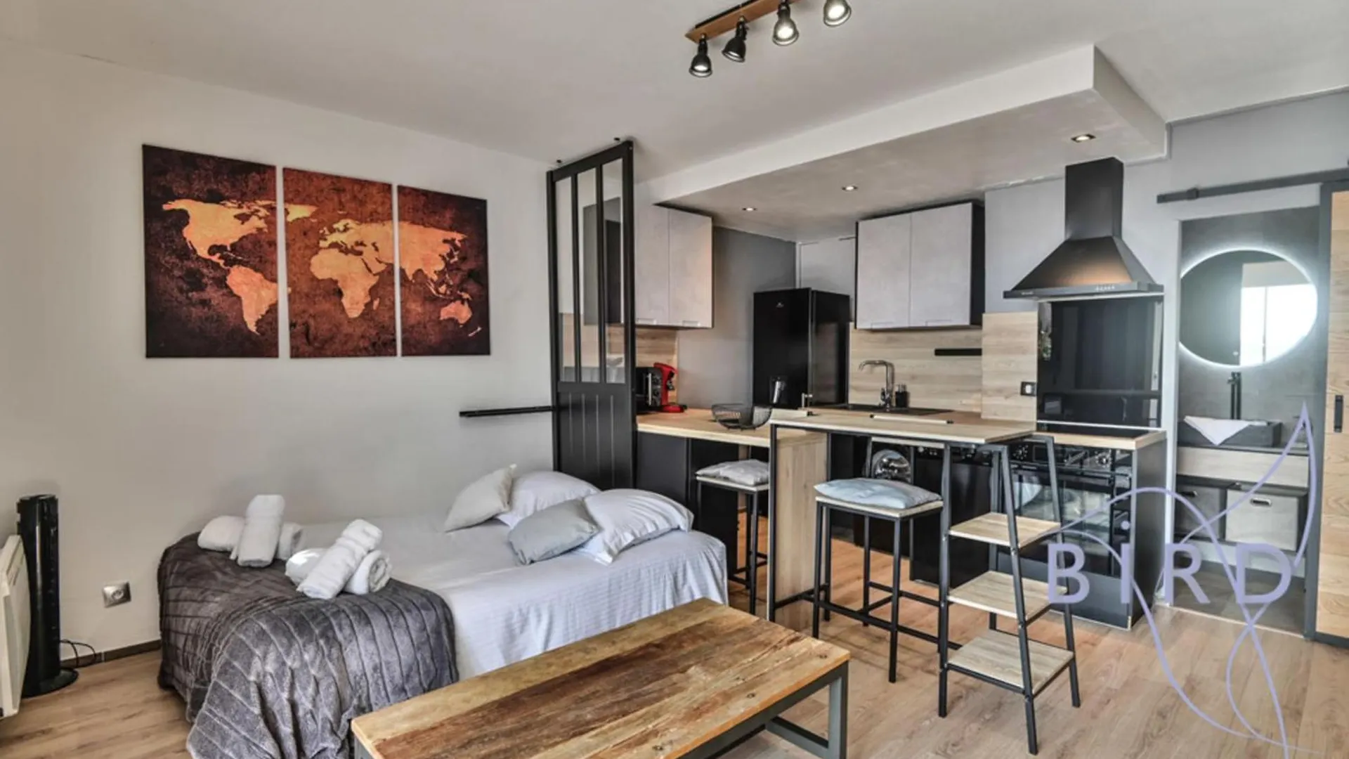 Large Studio With Swimming Pool And Open View Saint-Laurent-du-Var Apartman