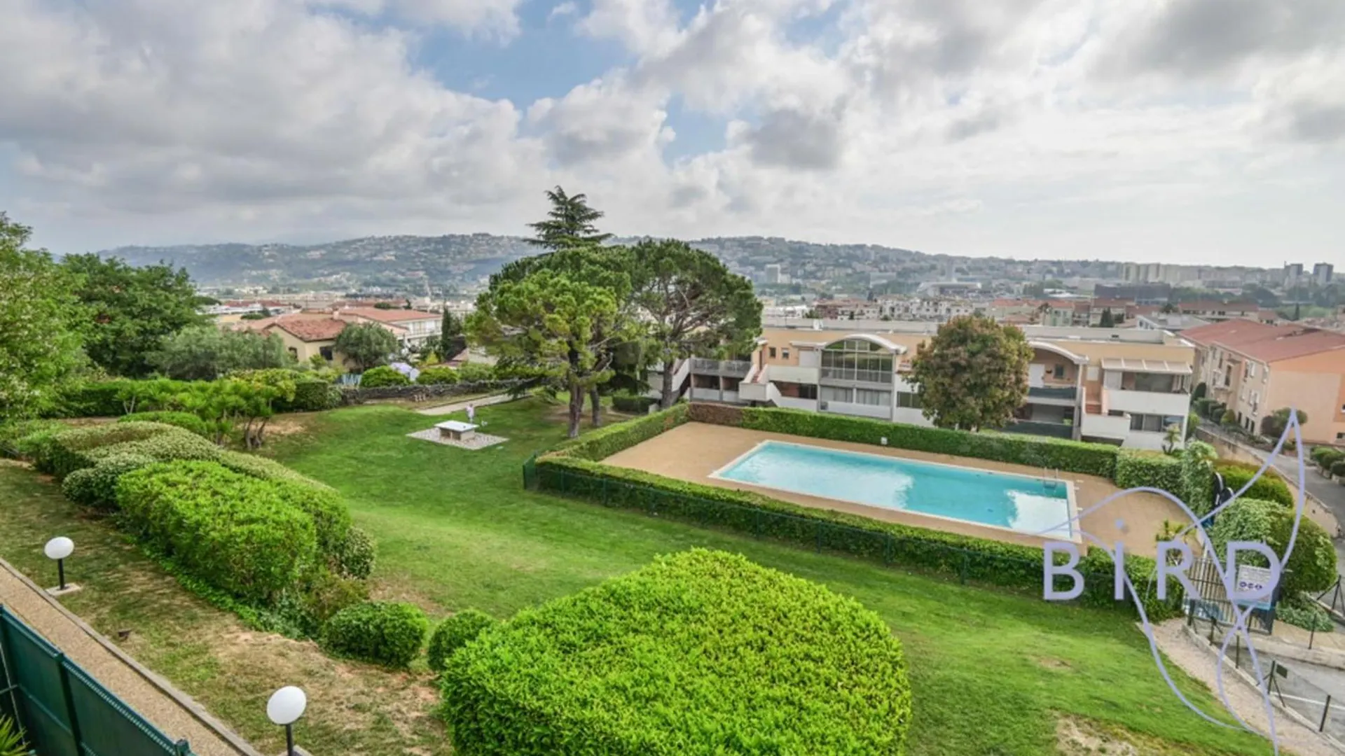 Large Studio With Swimming Pool And Open View Saint-Laurent-du-Var Daire